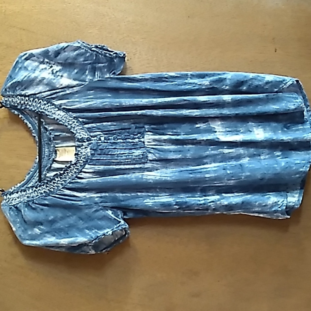 Faded Glory Blue & White Blouse